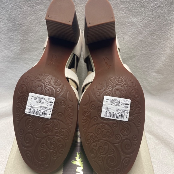 Clarks - Picture 7 of 10